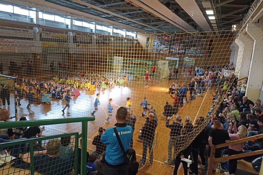 Ran an den Ball in Bildern