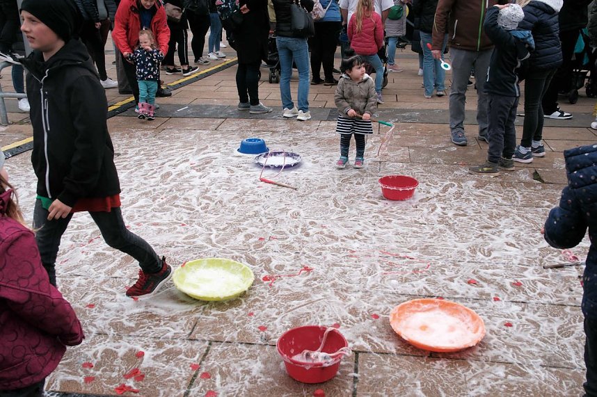 Peter Blei unterwegs auf dem Bahnhofsfest