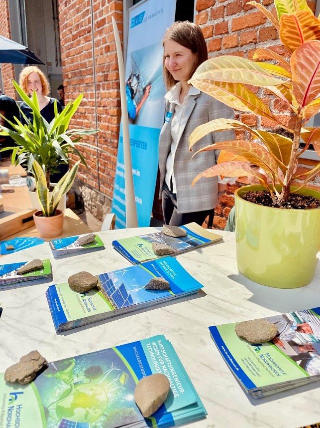 Der Tag der offenen T&uuml;r an der Hochschule Nordhausen zog viele interessierte Besucher an 