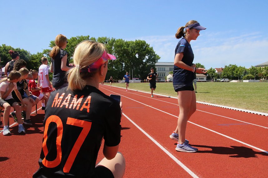 8. Nordh&auml;user Mukolauf auf dem Hohekreuz-Sportplatz