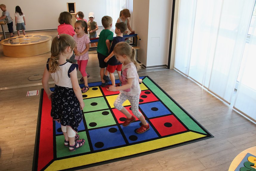 Mini-Mathematikum in der Kreissparkasse