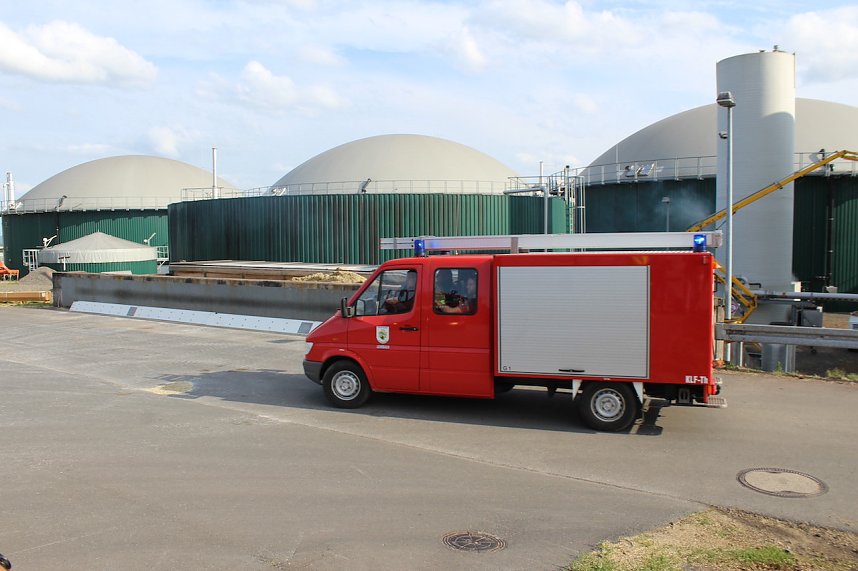Feuerwehr&uuml;bung an der Biomethananlage in Bielen