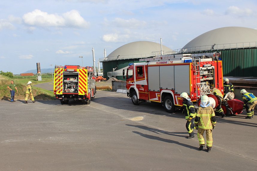 Feuerwehr&uuml;bung an der Biomethananlage in Bielen