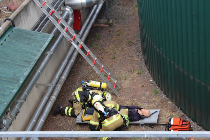 Feuerwehr&uuml;bung an der Biomethananlage in Bielen