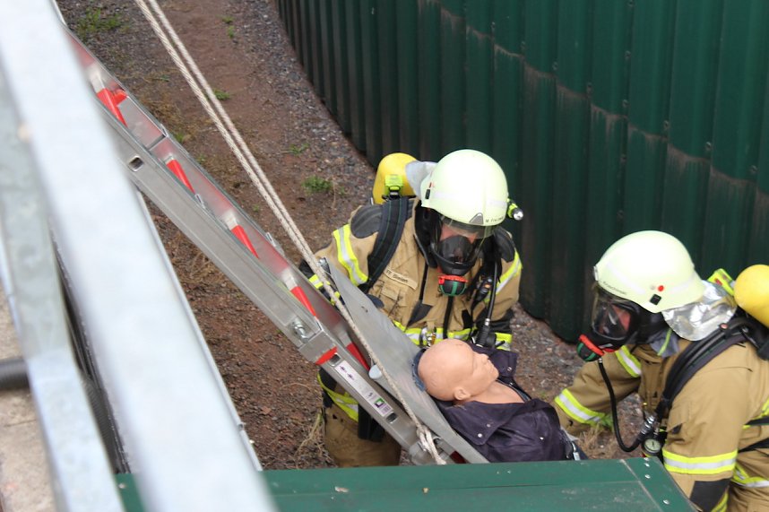 Feuerwehr&uuml;bung an der Biomethananlage in Bielen