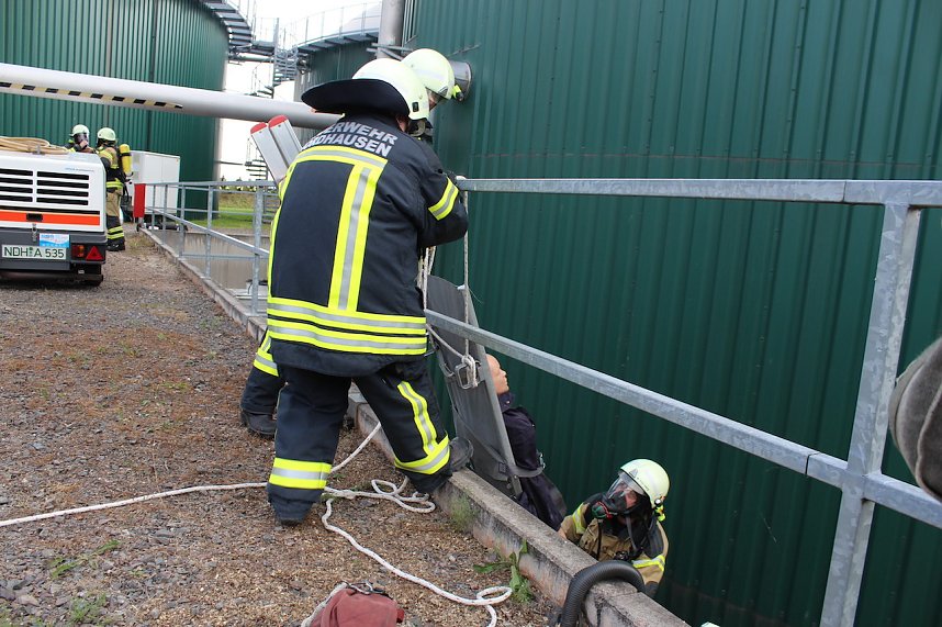 Feuerwehr&uuml;bung an der Biomethananlage in Bielen