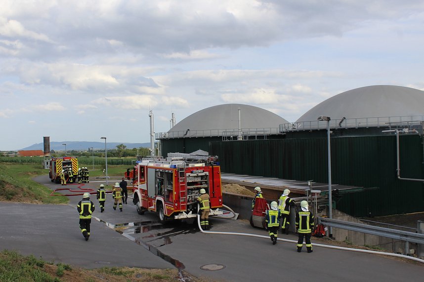 Feuerwehr&uuml;bung an der Biomethananlage in Bielen