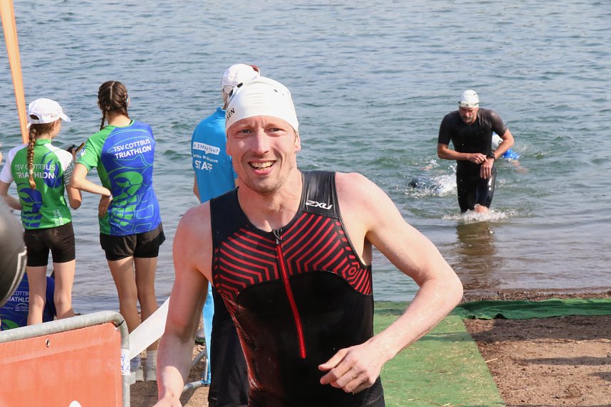 Die ersten Wettk&auml;mpfe beim Scheunenhof-Triathlon