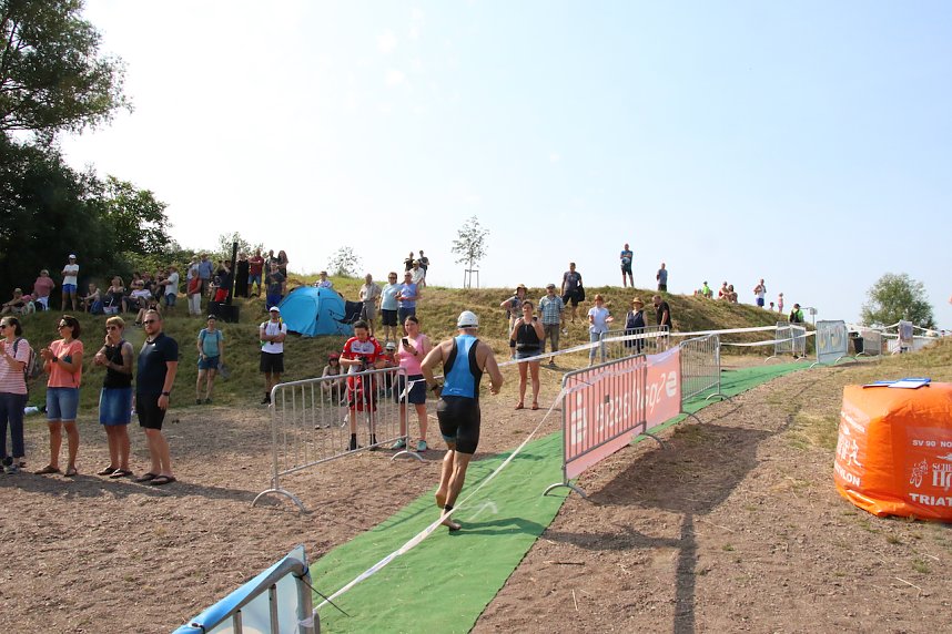 Die ersten Wettk&auml;mpfe beim Scheunenhof-Triathlon