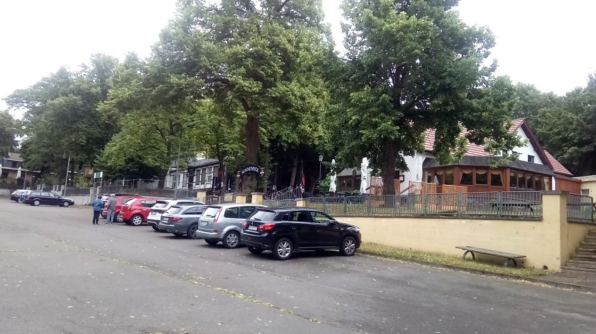 Es blieben zwei Gastst&auml;tten