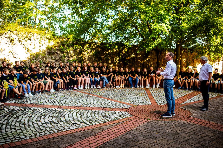 Begr&uuml;&szlig;ung der neuen 5. Klassen im Humboldt-Gymnasium