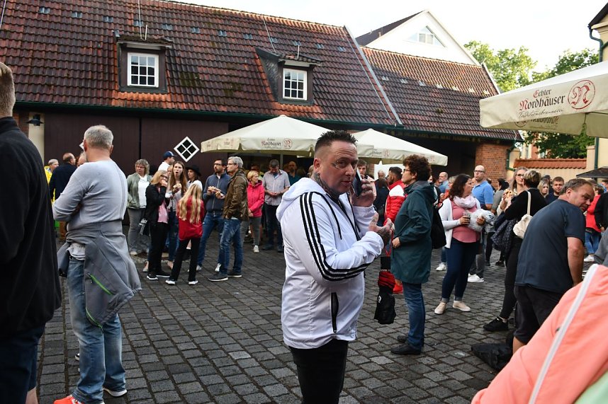 Emma in der Traditionsbrennerei