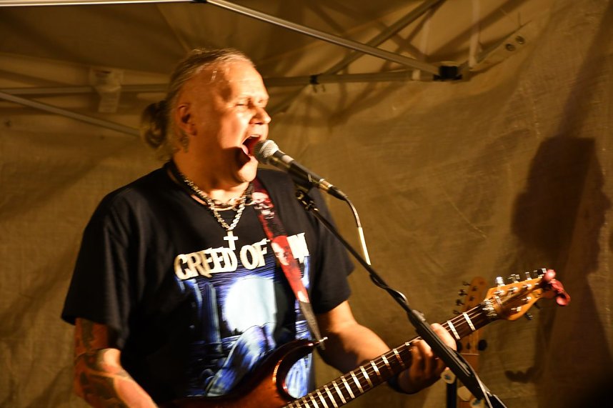 Emma in der Traditionsbrennerei