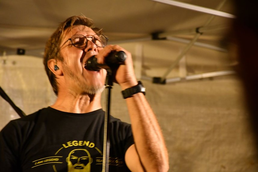 Emma in der Traditionsbrennerei