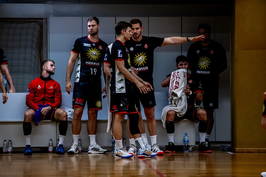 L&uuml;bbecke gegen den HC Elbflorenz in der Ballspielhalle Nordhausen