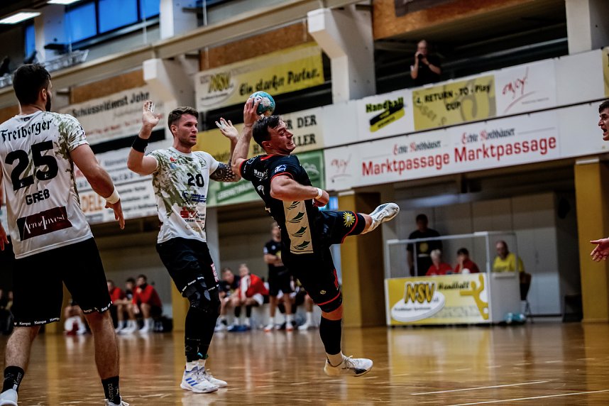 L&uuml;bbecke gegen den HC Elbflorenz in der Ballspielhalle Nordhausen