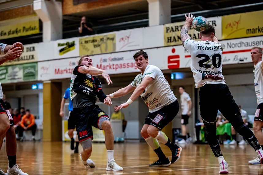 L&uuml;bbecke gegen den HC Elbflorenz in der Ballspielhalle Nordhausen