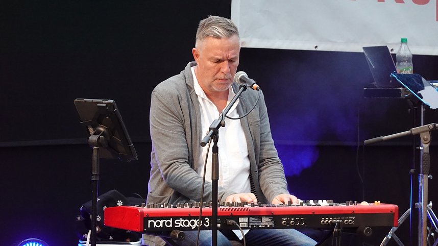 Rock f&uuml;r den Frieden auf dem Parkdeck der Echter Nordh&auml;user Marktpassage