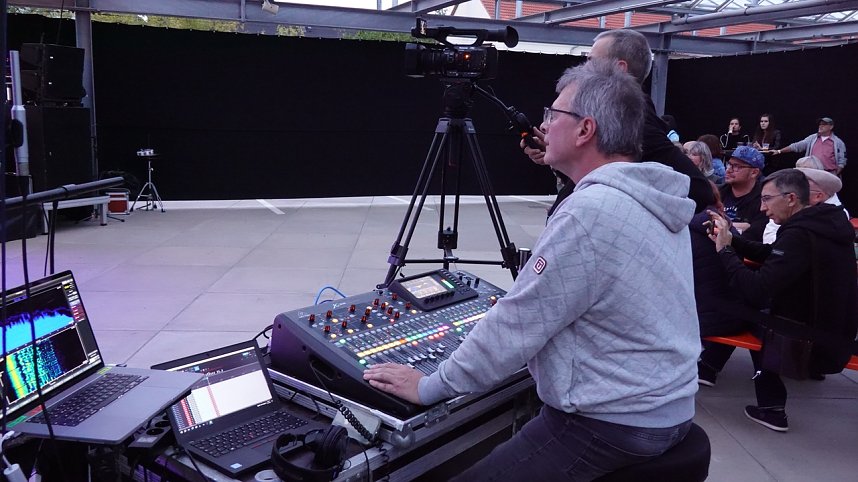 Rock f&uuml;r den Frieden auf dem Parkdeck der Echter Nordh&auml;user Marktpassage
