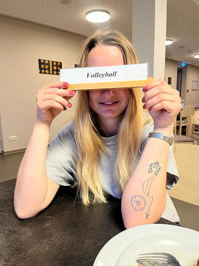 Bleicherodes Volleyballdamen in der Sportschule Werdau