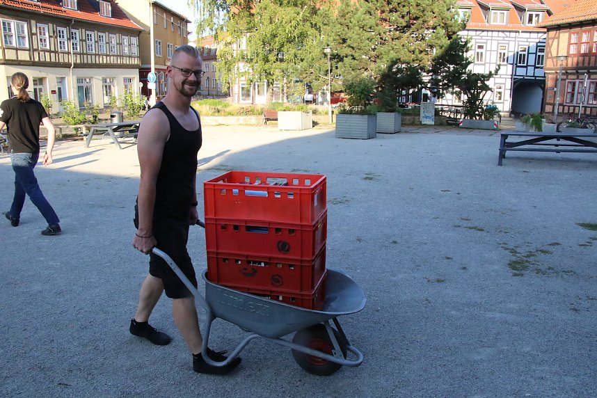 KILA B&uuml;cherrettungsflohmarkt auf dem Blasii-Kirchplatz