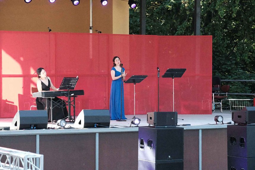 Peter Blei unterwegs auf dem Theaterfest