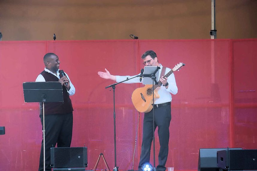 Peter Blei unterwegs auf dem Theaterfest