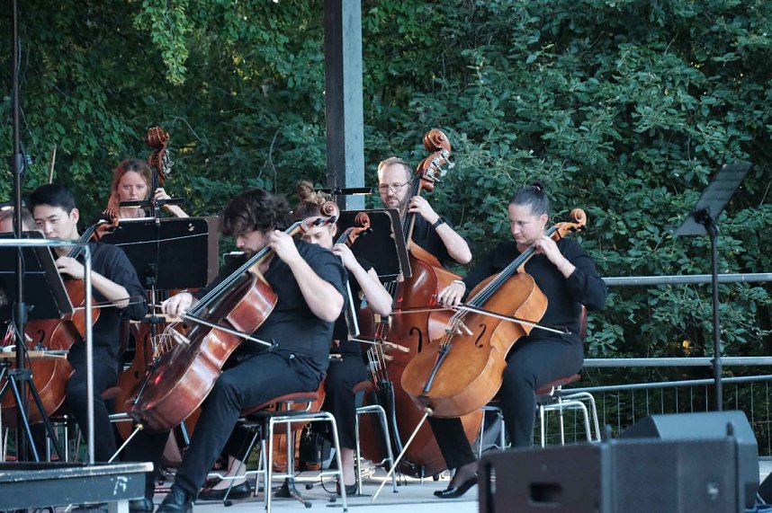Peter Blei unterwegs auf dem Theaterfest