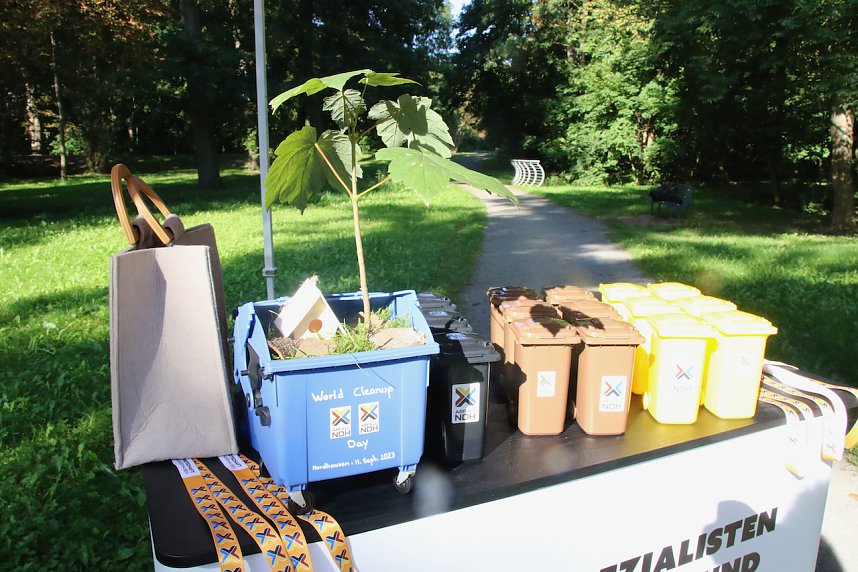 Startschuss f&uuml;r den World Cleanup Day 2023 im Stadtpark