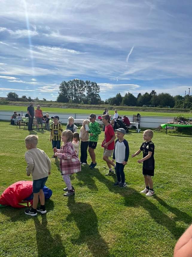 Spielplatzer&ouml;ffnung in Heringen
