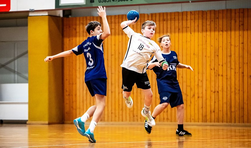 Handballfest in der Ballspielhalle