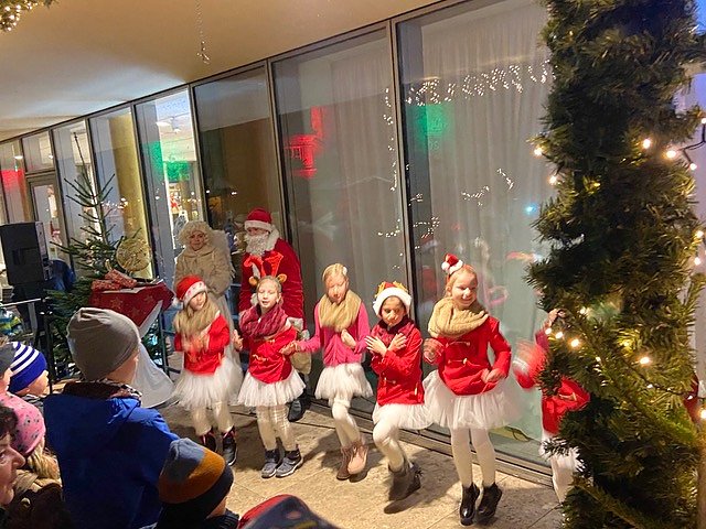 Das Tanzstudio Radeva wird wieder beim Adventskalender auftreten