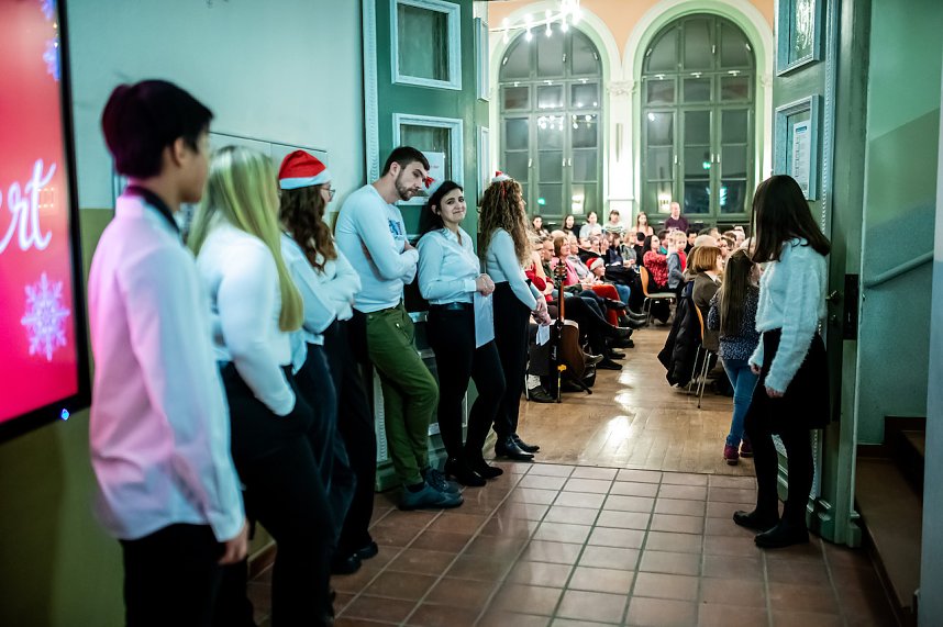 Begeisterndes Weihnachtskonzert im Humboldt-Gymnasium