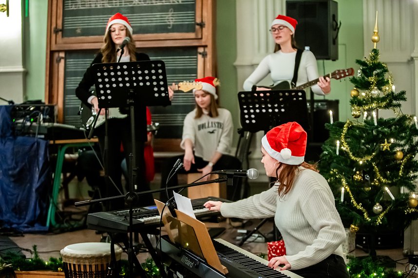 Begeisterndes Weihnachtskonzert im Humboldt-Gymnasium