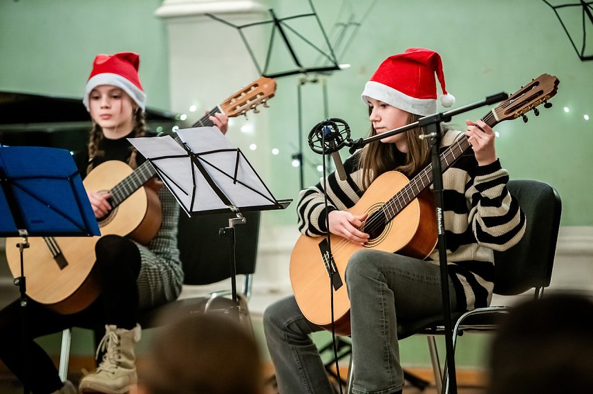 Begeisterndes Weihnachtskonzert im Humboldt-Gymnasium