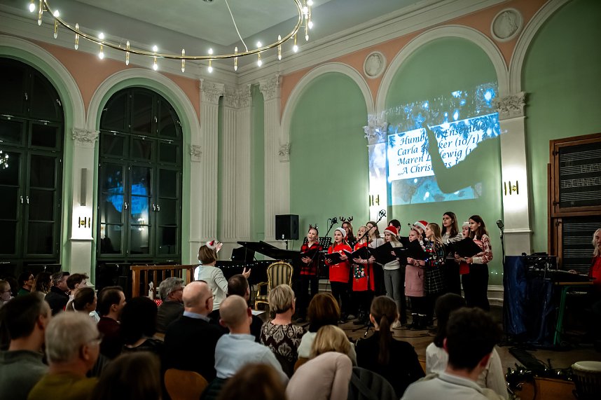 Begeisterndes Weihnachtskonzert im Humboldt-Gymnasium
