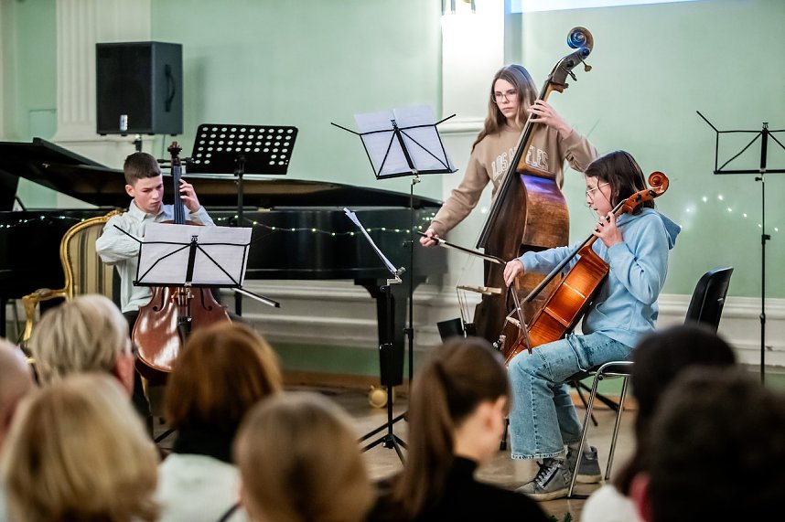 Begeisterndes Weihnachtskonzert im Humboldt-Gymnasium