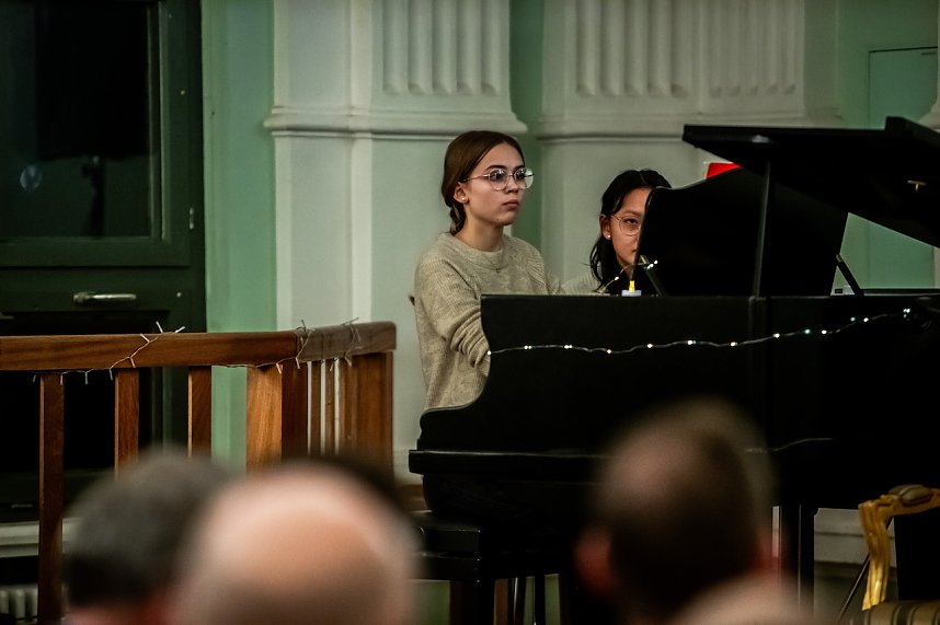 Begeisterndes Weihnachtskonzert im Humboldt-Gymnasium
