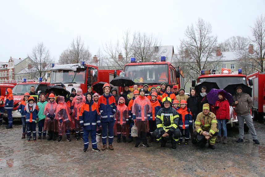 Das Friedenslicht aus Bethlehem wurde heute auf dem August-Bebel-Platz verteilt