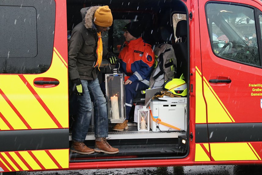 Das Friedenslicht aus Bethlehem wurde heute auf dem August-Bebel-Platz verteilt