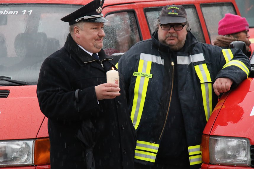 Das Friedenslicht aus Bethlehem wurde heute auf dem August-Bebel-Platz verteilt