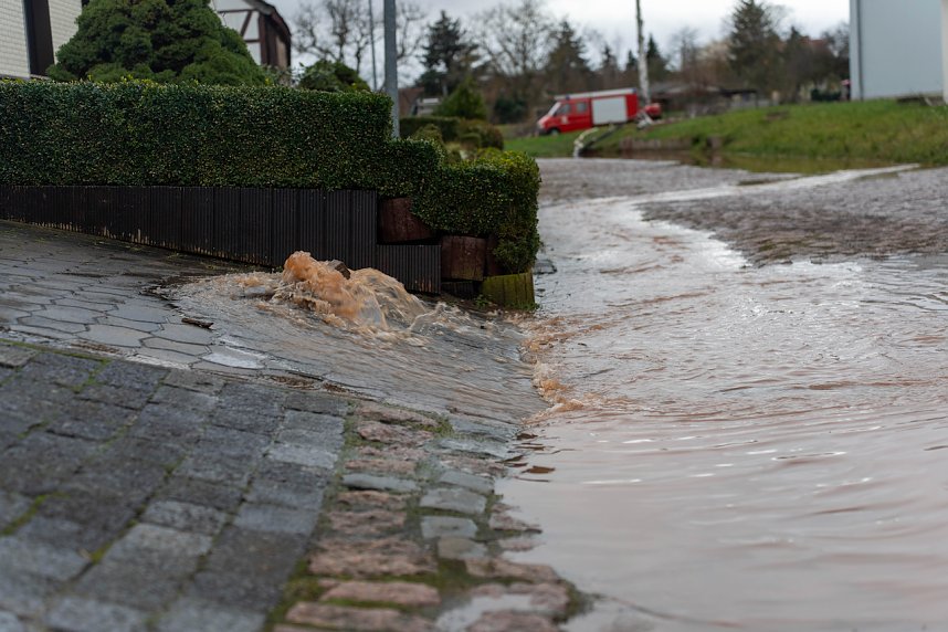 Hochwasserabwehr in Sundhausen