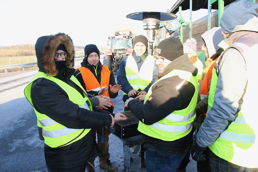 Bauernprotest an der B243