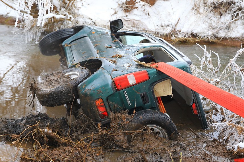 PKW-Bergung in der Helme