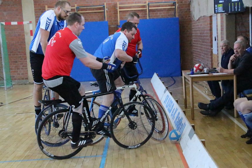 Ein fast perfekter Spieltag f&uuml;r die Radballer