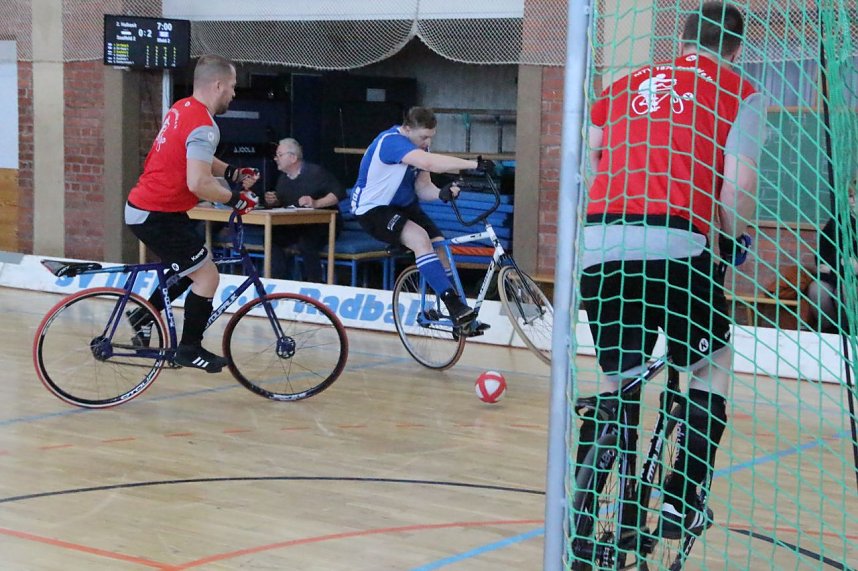 Ein fast perfekter Spieltag f&uuml;r die Radballer