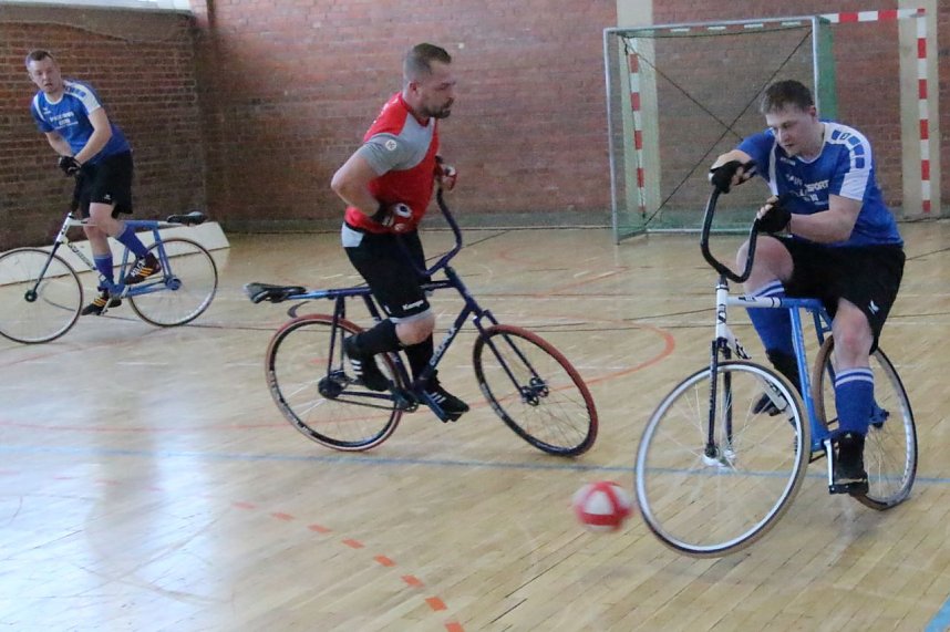 Ein fast perfekter Spieltag f&uuml;r die Radballer