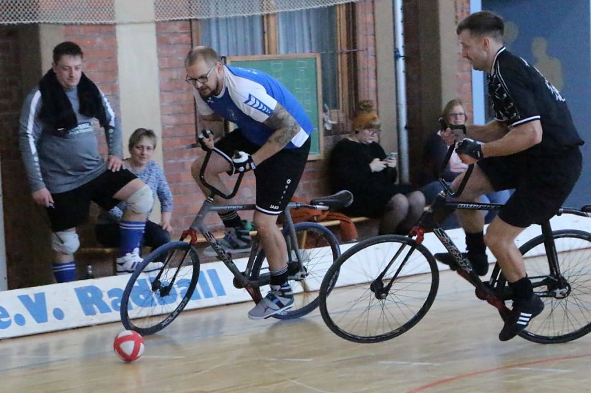 Ein fast perfekter Spieltag f&uuml;r die Radballer