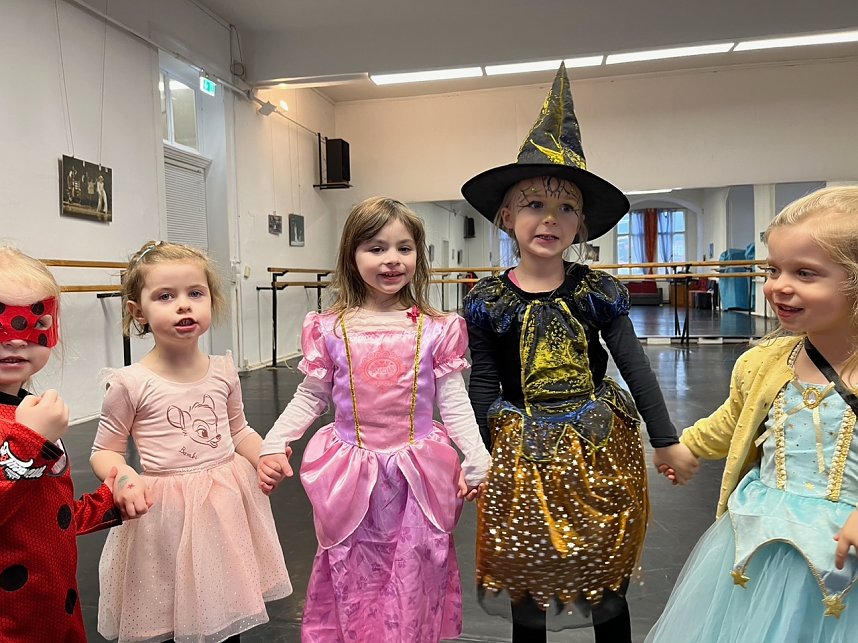 Faschingswoche im Tanzstudio Radeva