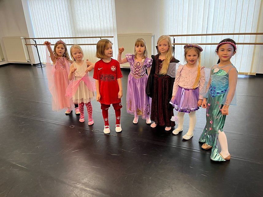 Faschingswoche im Tanzstudio Radeva